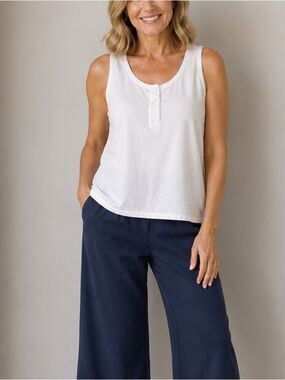 Hari Casuals Cotton Sleeveless Round Neck Top In White Size L